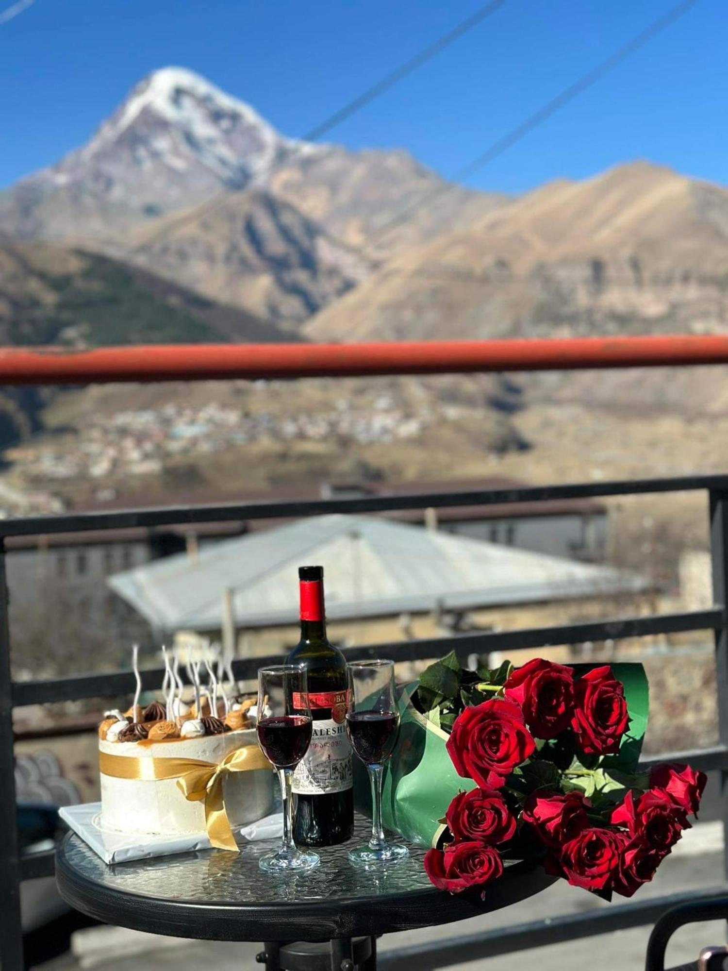 Mate'S Home Kazbegi Luaran gambar